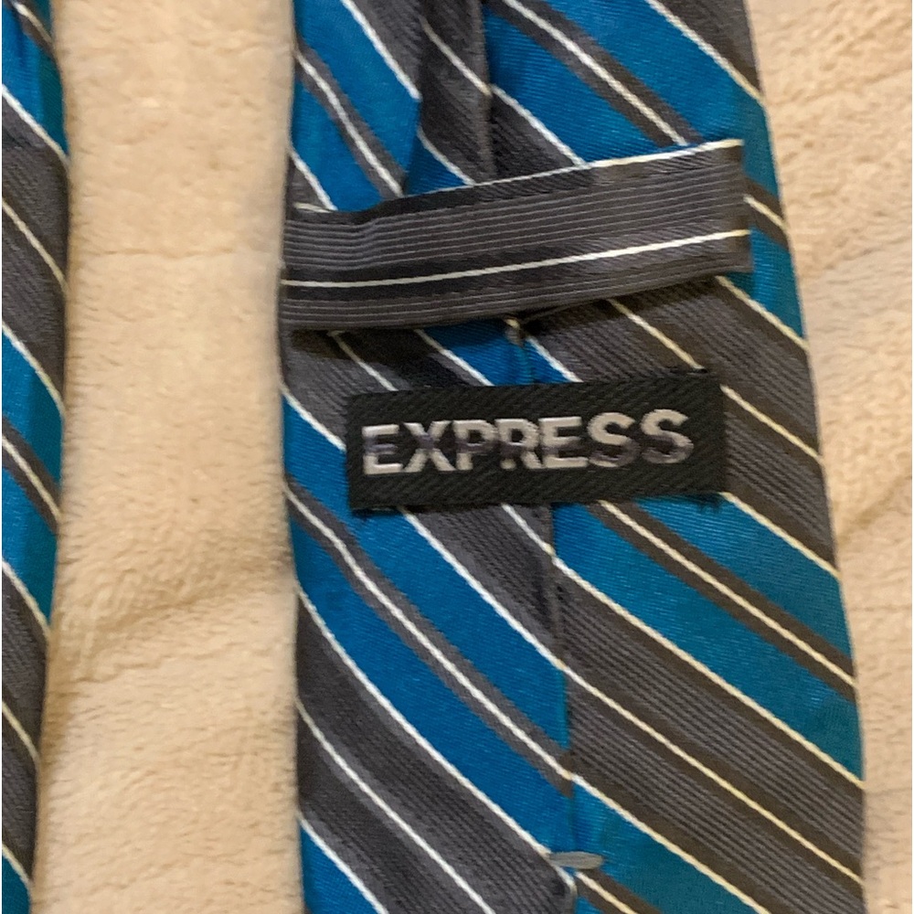 Express Tie - Picture 4 of 4